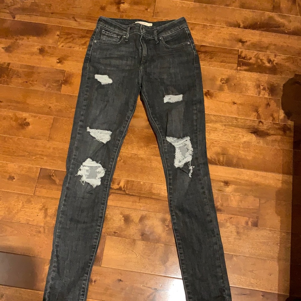 LEVIS 721 distressed skinny jeans